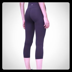 LULUlemon -Wunder Under cropped leggings